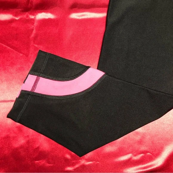 Vogo Athletica Women’s Capri Leggings - Picture 6 of 6